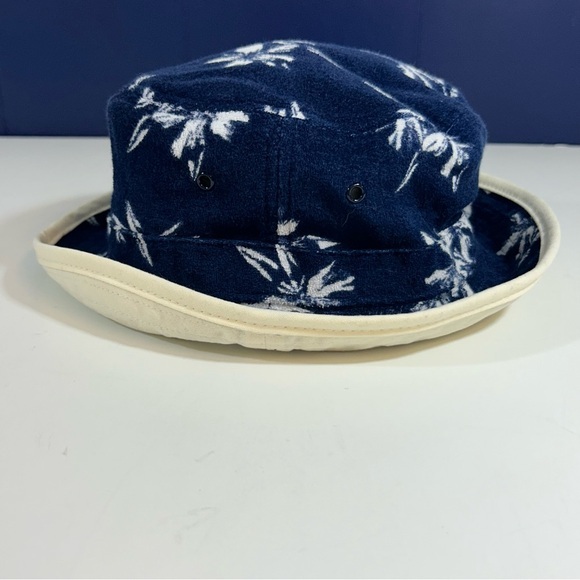Vineyard Vines Other - Vineyard Vines Terry Reversible Blue Palm Tree Bucket Hat Men's Size M/L NWT
